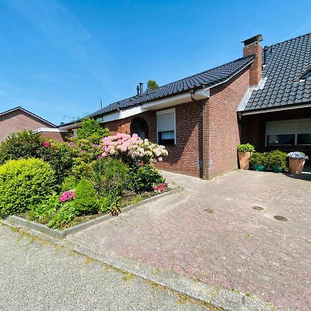 Ferienhaus An Der Kueste Im Luftkurort Hage Villa Екстериор снимка