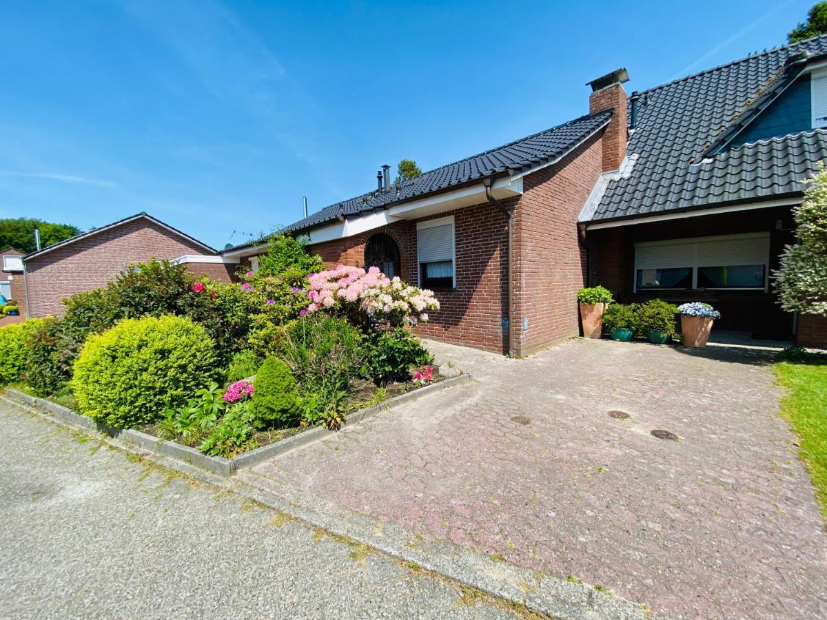 Ferienhaus An Der Kueste Im Luftkurort Hage Villa Екстериор снимка